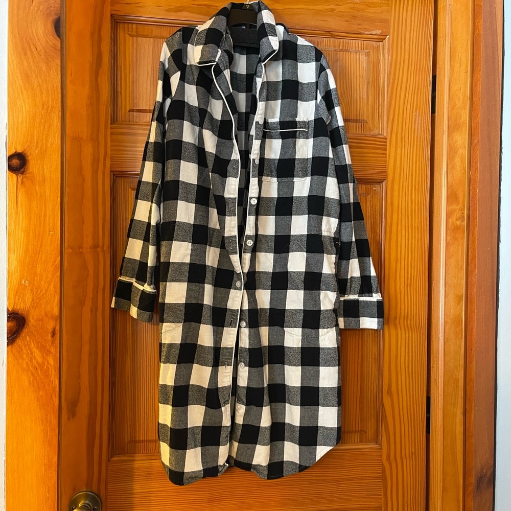 Lands' End Black and White Checkered Women's flannel nightgown